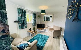 A Modern Cosy One Bedroom Home Away From Home